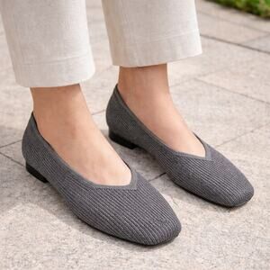 VIVAIA SZ 39.5 US SZ 8.5 Square-Toe V-Cut Flats (Margot 2.0) Gray NWOT